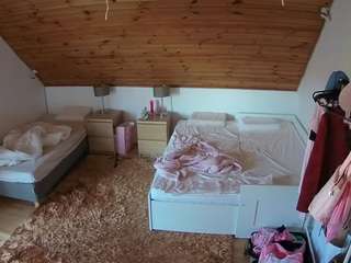 voyeurcam-julmodels-whitebed-2
