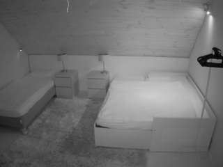 voyeurcam-julmodels-whitebed-2 Live Webcam on CamSoda