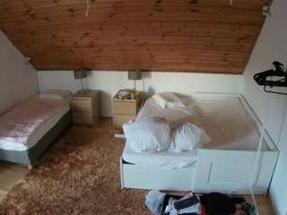 voyeurcam-julmodels-whitebed-2