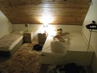 voyeurcam-julmodels-whitebed-2