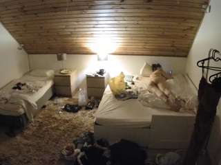 voyeurcam-julmodels-whitebed-2