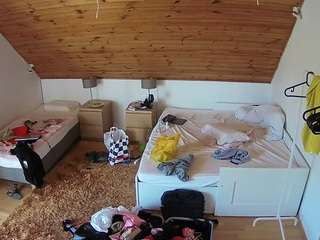 voyeurcam-julmodels-whitebed-2 webcam model