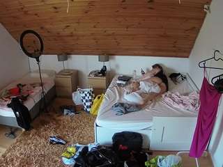 voyeurcam-julmodels-whitebed-2