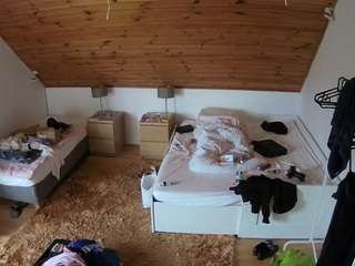 voyeurcam-julmodels-whitebed-2 Profile Image
