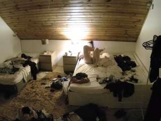 voyeurcam-julmodels-whitebed-2