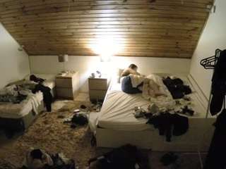 voyeurcam-julmodels-whitebed-2