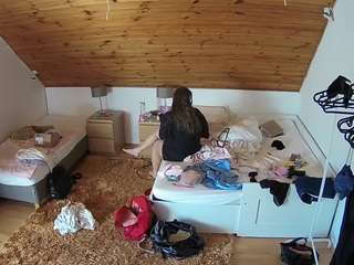 voyeurcam-julmodels-whitebed-2 camsoda