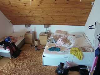 voyeurcam-julmodels-whitebed-2