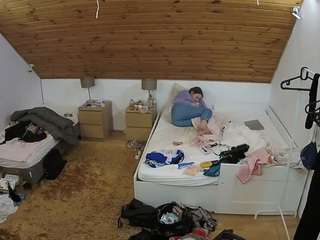 voyeurcam-julmodels-whitebed-2 webcam model