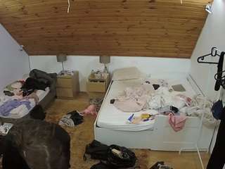 voyeurcam-julmodels-whitebed-2 webcam model
