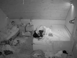 voyeurcam-julmodels-... webcam