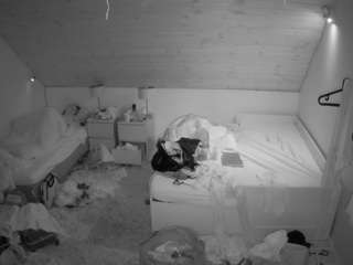 voyeurcam-julmodels-... webcam