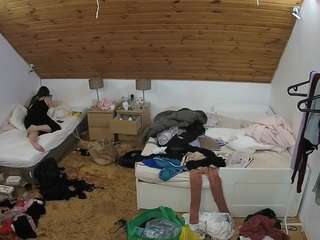 voyeurcam-julmodels-whitebed-2 webcam model