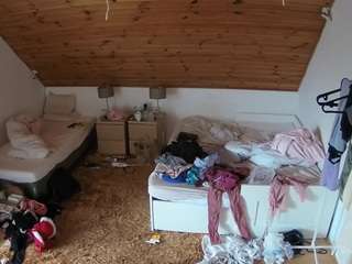 voyeurcam-julmodels-whitebed-2 webcam model