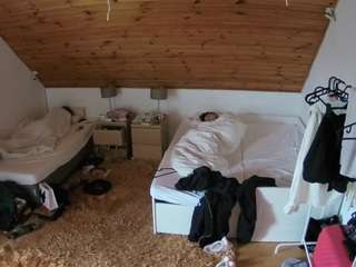 voyeurcam-julmodels-whitebed-2 Profile Image