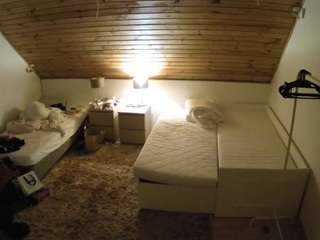 voyeurcam-julmodels-whitebed-2