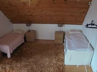 voyeurcam-julmodels-whitebed-2 webcam model