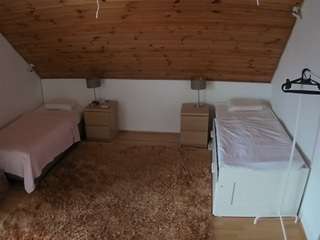 voyeurcam-julmodels-whitebed-2 webcam model