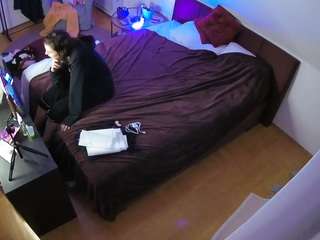 voyeurcam-julmodels-whitebed-2 webcam