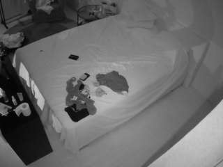 voyeurcam-julmodels-whitebed-2