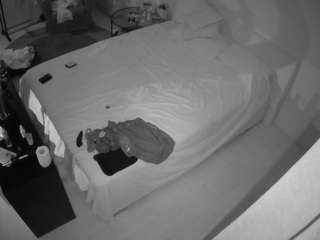 voyeurcam-julmodels-whitebed-2 webcam