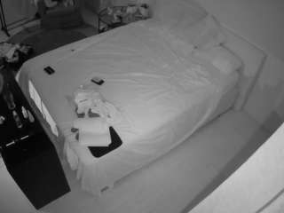 voyeurcam-julmodels-whitebed-2 webcam