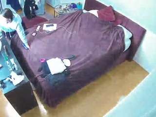 voyeurcam-julmodels-whitebed-2 webcam