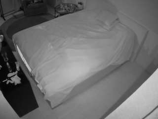 voyeurcam-julmodels-whitebed-2 Live Webcam on CamSoda