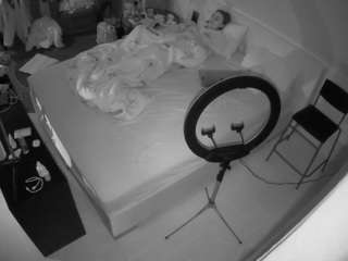 voyeurcam-julmodels-whitebed-2 webcam model