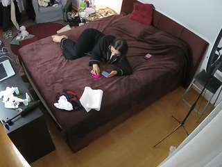 voyeurcam-julmodels-whitebed-2 camsoda