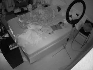 voyeurcam-julmodels-whitebed-2's CamSoda show and profile