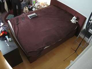voyeurcam-julmodels-whitebed-2 webcam