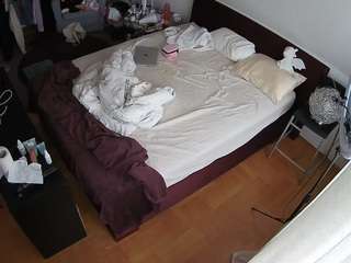 le modèle voyeurcam-julmodels-whitebed-2 est en webcam porno dans un show sur le site camsoda, il possède les tags suivants: athletic,brown eyes,hidden cam,julmodels-house,no drinking,no smoking,pov,sexwebcam,striptease,voyeur,hd