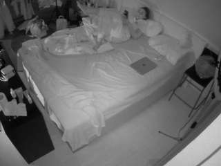 le modèle voyeurcam-julmodels-whitebed-2 est en webcam porno dans un show sur le site camsoda, il possède les tags suivants: athletic,brown eyes,hidden cam,julmodels-house,no drinking,no smoking,pov,sexwebcam,striptease,voyeur,hd