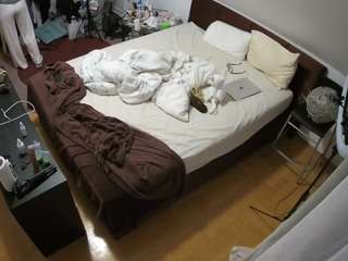 voyeurcam-julmodels-whitebed-2 live cam profile