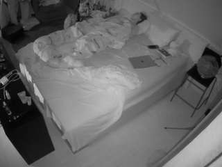 voyeurcam-julmodels-whitebed-2 camsoda