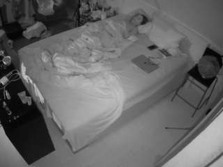 voyeurcam-julmodels-whitebed-2 webcam
