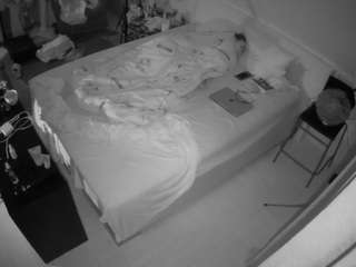 voyeurcam-julmodels-whitebed-2 webcam