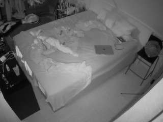 voyeurcam-julmodels-whitebed-2 webcam