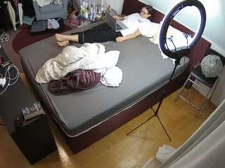 voyeurcam-julmodels-whitebed-2