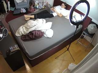 voyeurcam-julmodels-whitebed-2