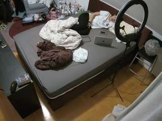 voyeurcam-julmodels-whitebed-2 webcam