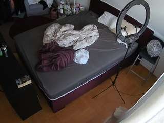 voyeurcam-julmodels-whitebed-2