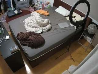 voyeurcam-julmodels-whitebed-2 webcam