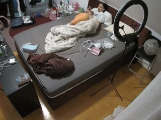 voyeurcam-julmodels-whitebed-2 webcam