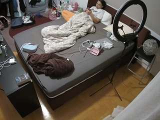 voyeurcam-julmodels-whitebed-2 webcam