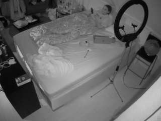 voyeurcam-julmodels-whitebed-2
