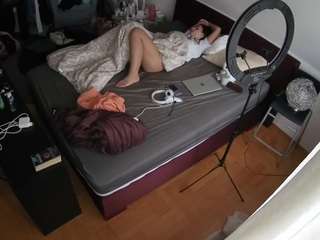 voyeurcam-julmodels-whitebed-2 webcam