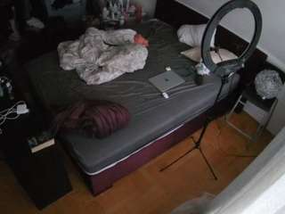 voyeurcam-julmodels-whitebed-2 webcam