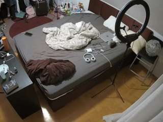 voyeurcam-julmodels-whitebed-2's CamSoda show and profile